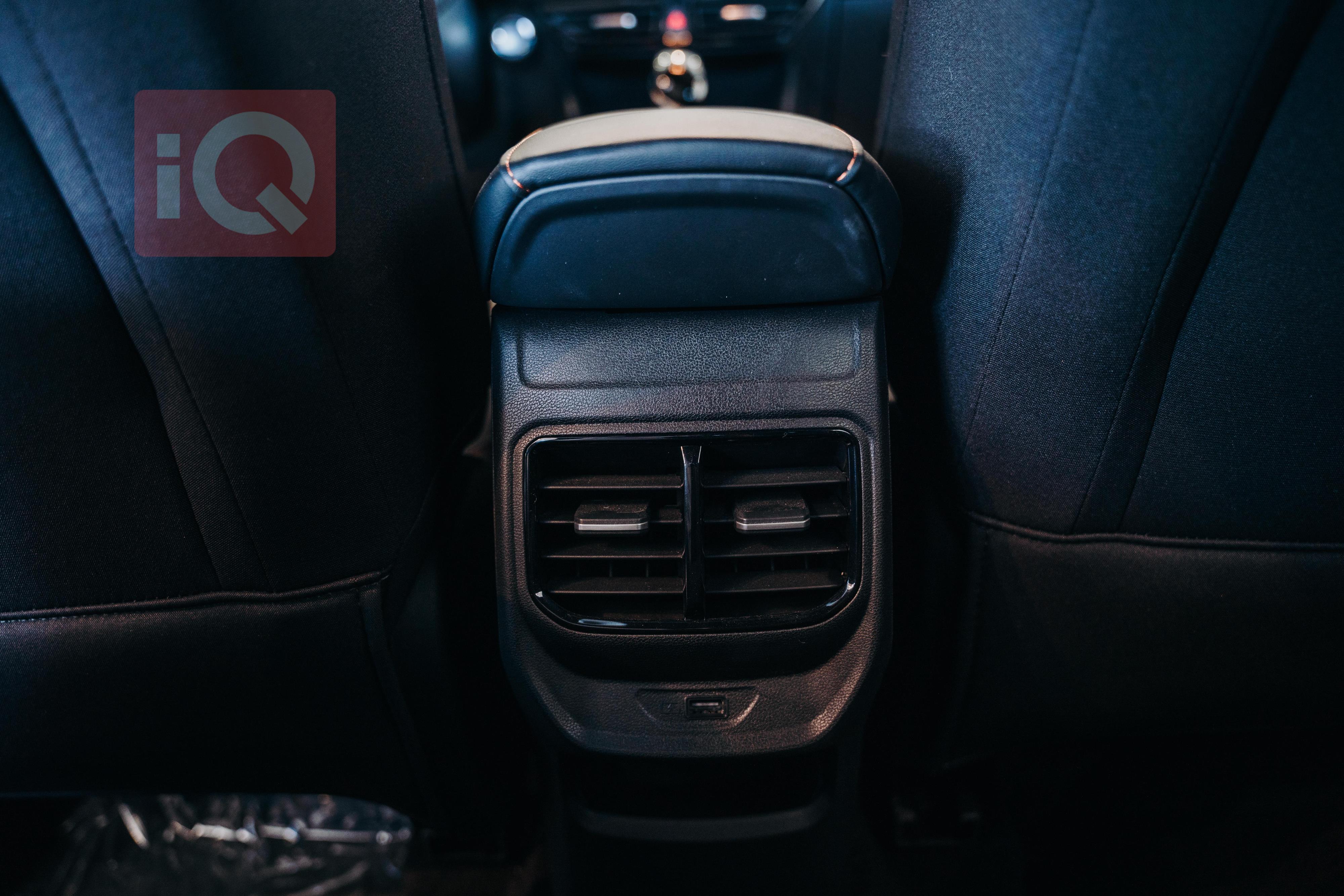 https://cdn.iqcars.io_DSC2716.JPG